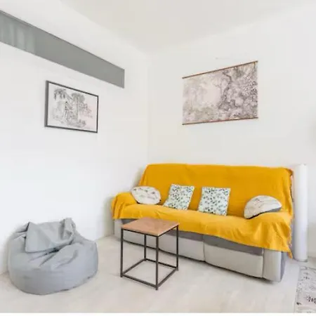 Privee Face A La Gare منزل للإقامة تارْب